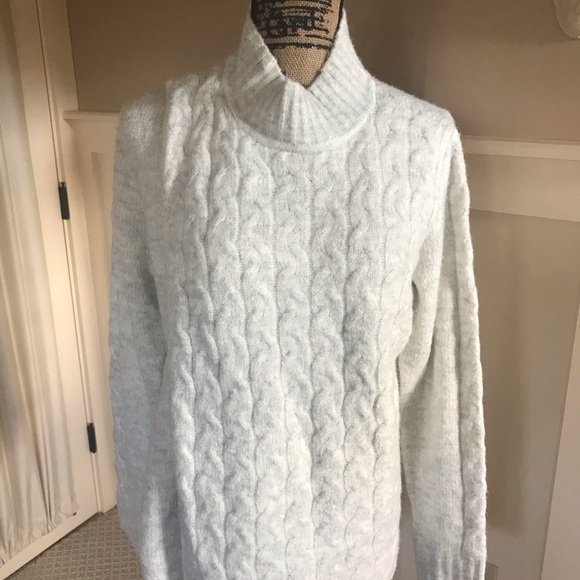 Villa Clothes Sweater - Picture 1 of 6